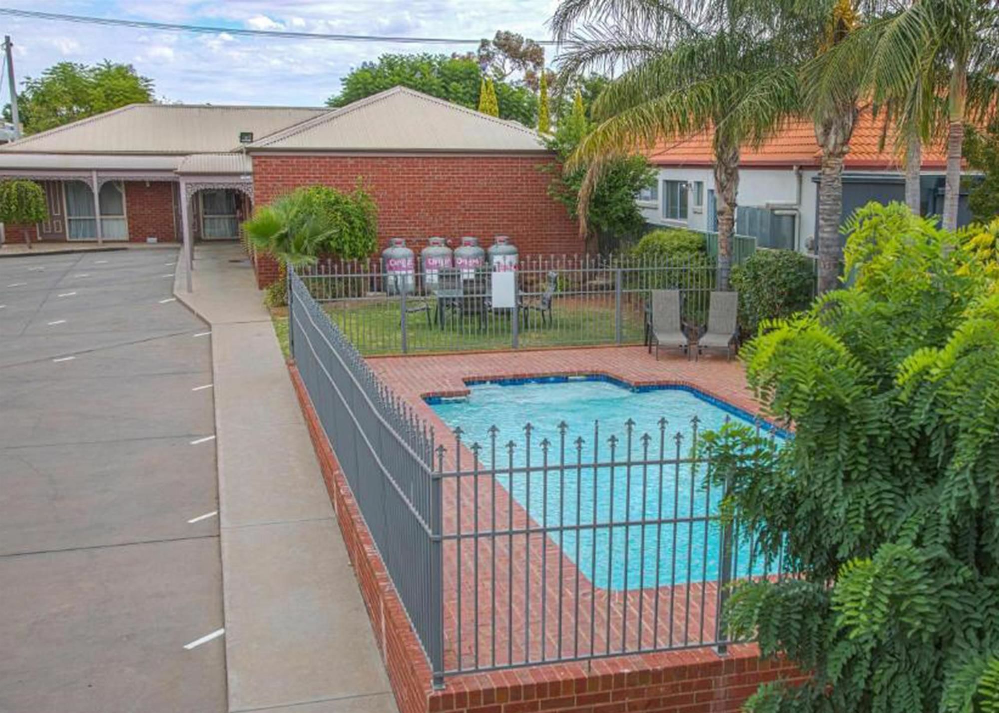 Burke And Wills Motor Inn Swan Hill Buitenkant foto